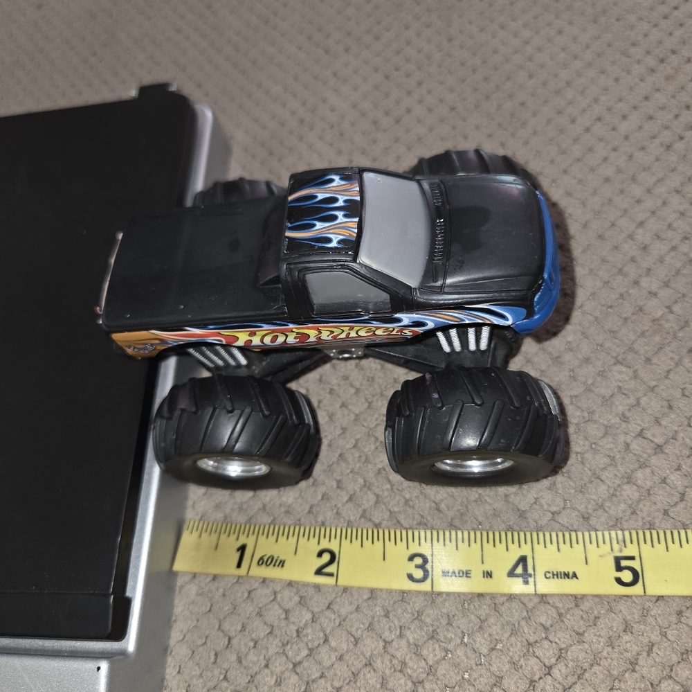Vintage 2001 Mattel Hot Wheels Monster Jam Truck Friction Rev N Go HW Branded - Picture 9 of 12